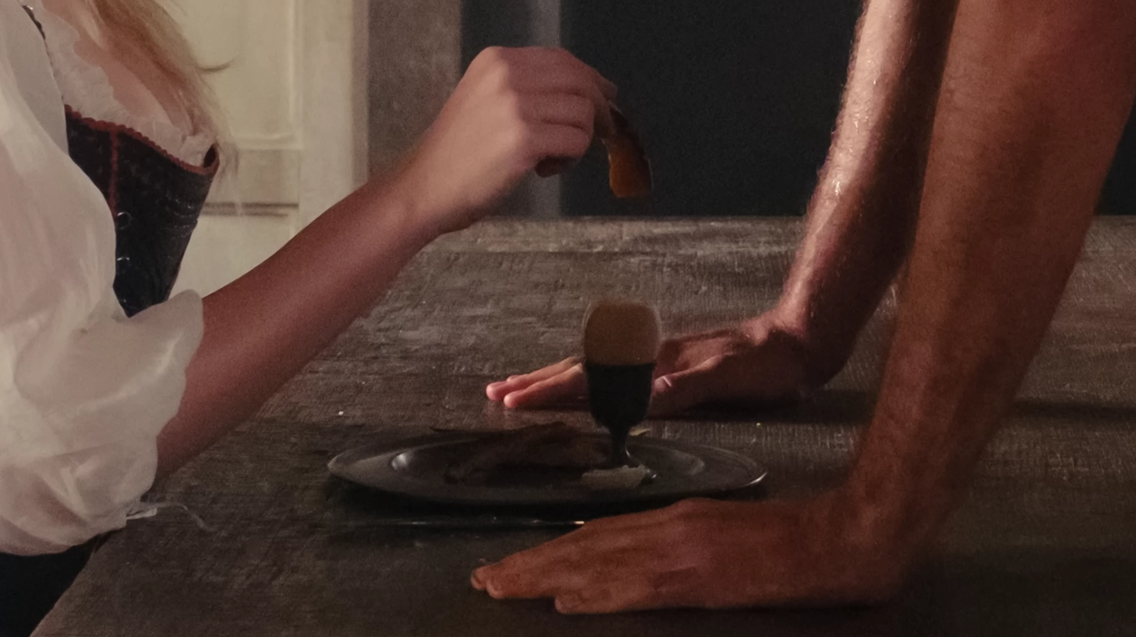 Lirik Lagu Chains of Love - Charli XCX dan Terjemahan, Soundtrack Wuthering Heights