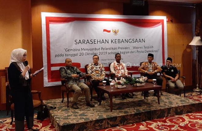 Politikus senior Golkar Akbar Tanjung (dua kiri) (MP/Kanugraha)