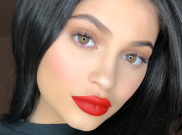 Foto Bayi Kylie Jenner Dapat 14 Juta Like di Instagram, Pecahkan Rekor Beyonce