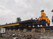 200 Personel Diterjunkan Perbaiki Rel KA Pangrango yang Longsor