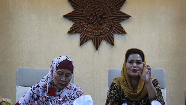 Calon Wakil Gubernur Jawa Timur Puti Guntur Soekarno (kanan). (ANTARA FOTO/Moch Asim)