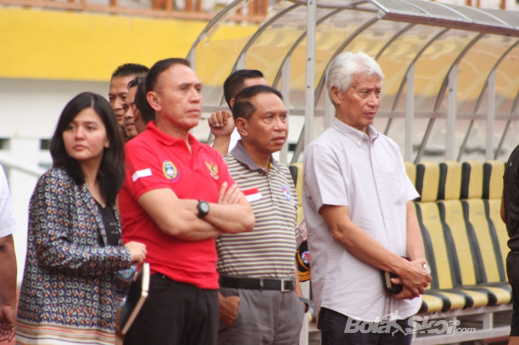 Ketum PSSI Iwan Bule bersama Menpora Zainudin Amali ikut memantau seleksi Timnas U-19. (Bolaskor.com/Hadi F.)