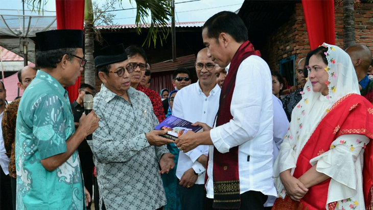 Jokowi Sulap Sirkuit Sentul Jadi Lokasi Bagi-Bagi Sertifikat