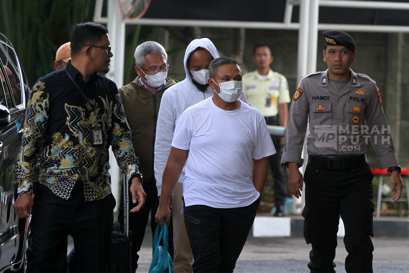 Momen Gubernur Riau Abdul Wahid Terjaring OTT Tiba di Gedung Merah Putih KPK