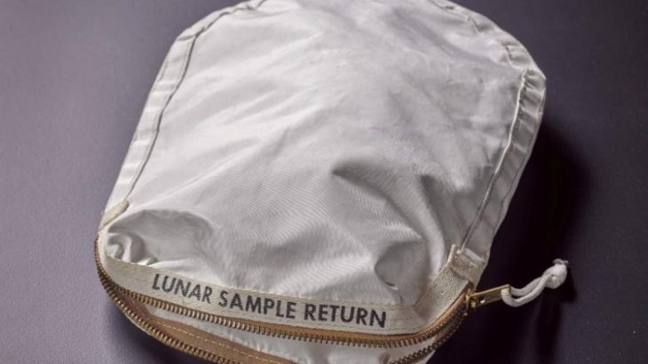Tas Neil Armstrong yang Dipakai Ke Bulan Dilelang