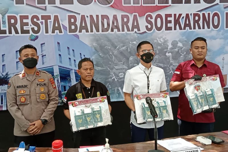 Polisi Bandara Tangkap Pelaku Perdagangan Orang, Korbannya 64 Orang