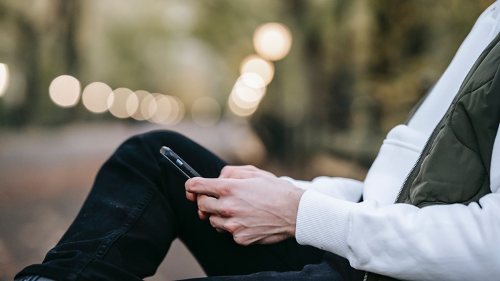 Kamu tidak lagi peduli dengan kesehariannya. (Foto- Pexels/Katerina Holmes)