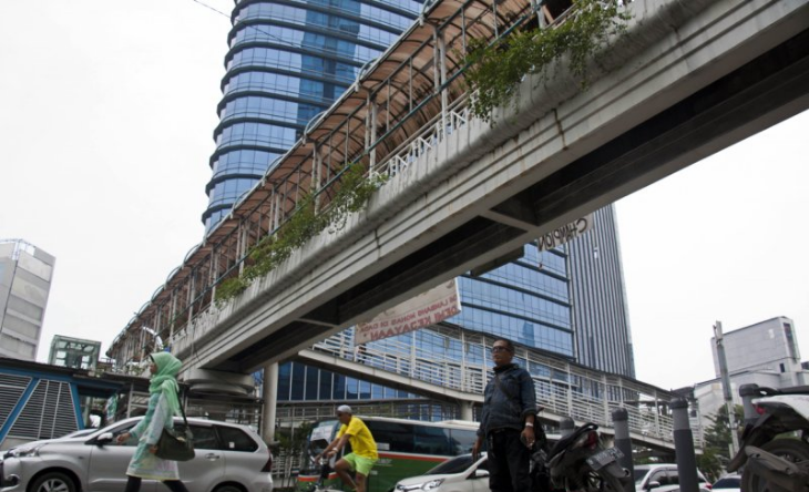 Kebijakan Anies Copot Atap JPO Sudirman Bikin Warga Geram