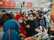 Kunjungi Pasar Tambahrejo, Puan Maharani Borong Nogosari dan Ikut Jualan Tempe