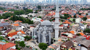 Masjid Jami Al-Fajri Pejaten Barat, Arsitektur Bergaya Ottoman Turki di Jakarta Selatan