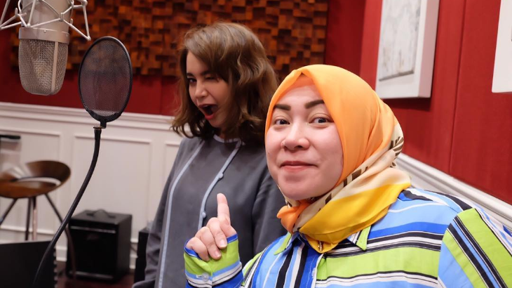 Melly Goeslaw Bocorkan Rencana Nikah Rossa di Instagram