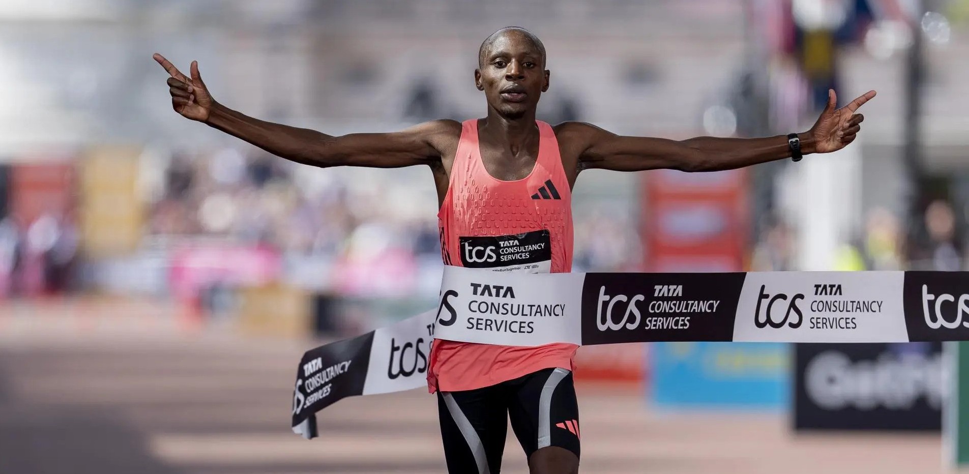 Sepatu Lari Adidas Bantu Sabastian Sawe Pecahkan Rekor Dunia di London Marathon 2026
