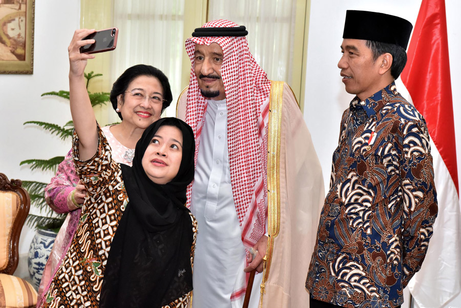 Ketika Puan dan Megawati Berfoto Wefie dengan Raja Salman