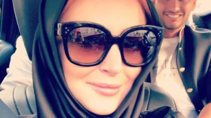 Keren! Foto Mahasiswi Indonesia ini Muncul di Instagram Lindsay Lohan