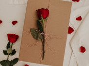 Siapkan Hadiah Valentine Sesuai Bahasa Cinta Pasanganmu