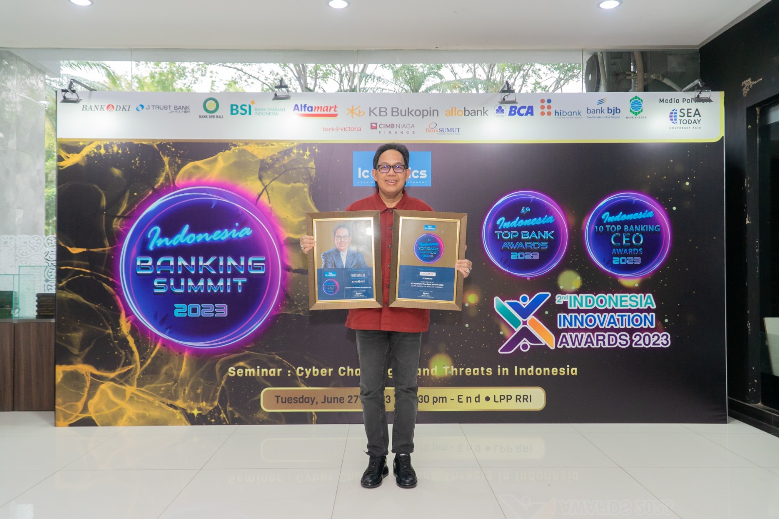 Bank DKI Raih Penghargaan Indonesia Top Bank Awards 2023