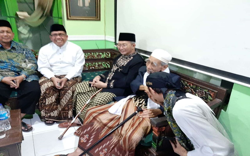 Mbah Moen doakan pertemuan Jokowi dan Prabowo