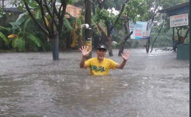 Banjir di wilayah Jakarta Timur mencapai satu meter