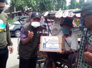 Jabar Bergerak Bagi Sembako dan Pasang Wastafel Portabel di Majalengka