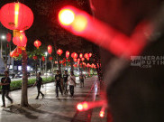 Keindahan Lampion Khas Imlek Hiasi Trotoar Jalan Sudirman Jakarta