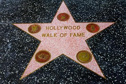 5 Artis Hollywood Yang Taat Beragama