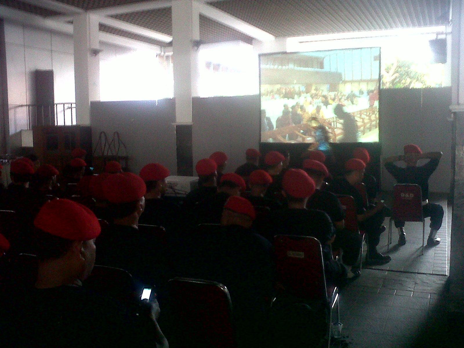 Ahok Beri Dua Layar Lebar untuk Nobar Pelantikan Wagub