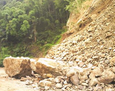 Bencana Tanah Longsor selalu Berulang Tiap Tahun