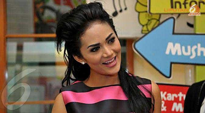 Bersebrangan dengan Anang, Krisdayanti Pilih Jokowi