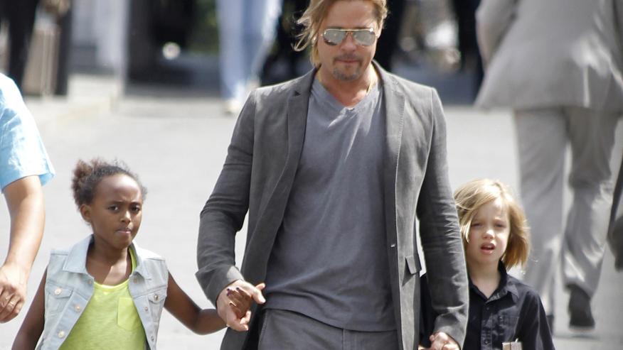 Brad Pitt Larang Anak Gunakan Tato 