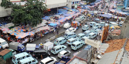 Dampak BBM Naik, Supir Angkot 'Makan Ati' Pada Jokowi