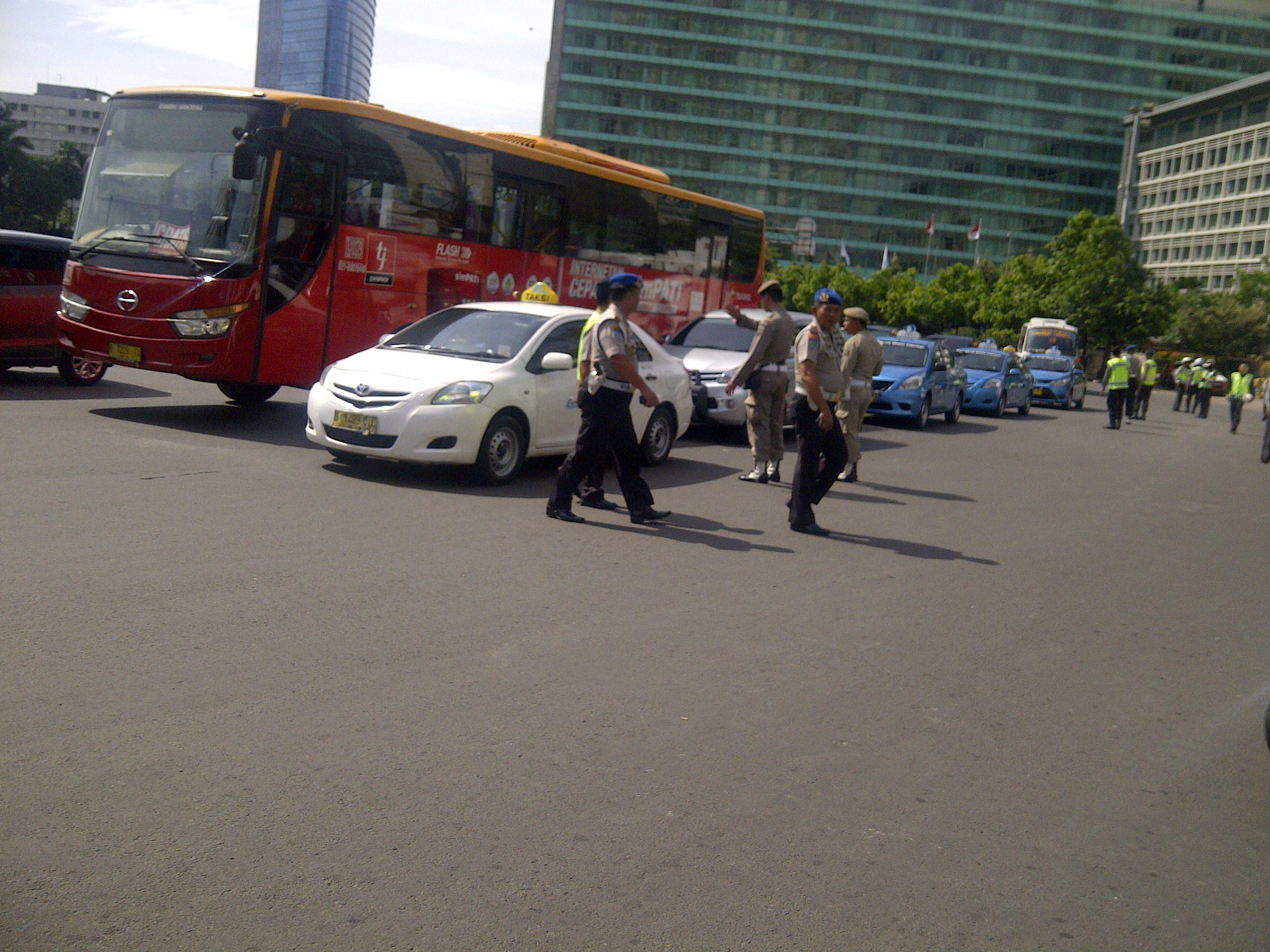 Dari Awal Ahok Sudah Prediksi Jika Bus Gratis Tidak Diminati