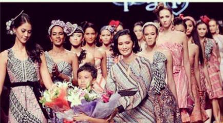 Desainer Cilik Rafi Ridwan Mendengar Melalui Warna