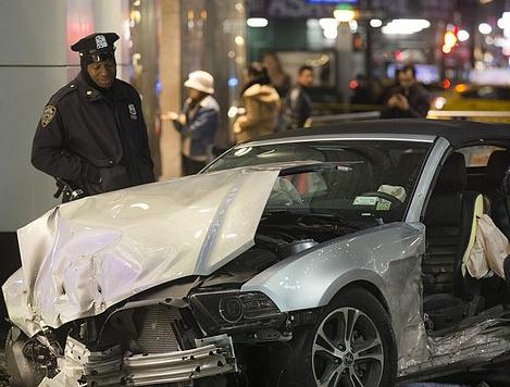 Dihantam Mustang, Enam Orang Luka Berat