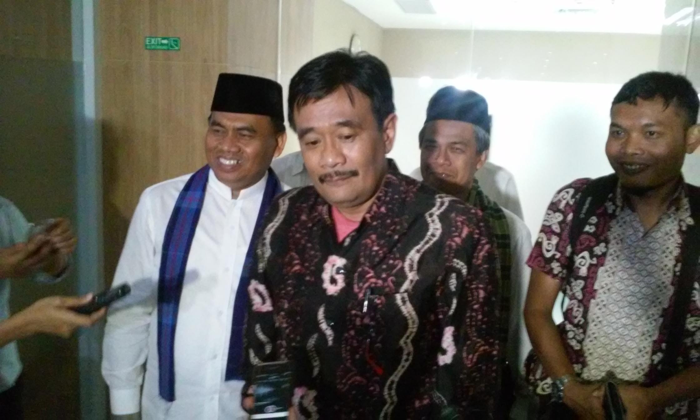 Djarot Datangi Balaikota Untuk Lengkapi Berkas Cawagub DKI