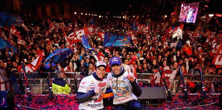 Fans Merayakan Kemenangan Marquez Bersaudara di Cervera