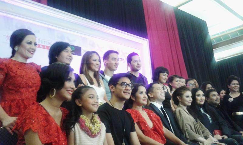 Grup Vokal Be3 Tampil Nyentrik di Konser MOX