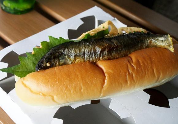 Hot Dog Ikan Asin, Kuliner Unik Asal Jepang
