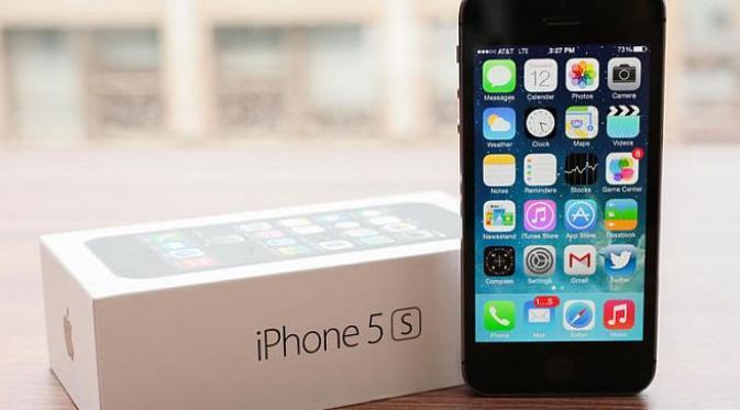 iPhone 5S vs Galaxy S5, Mana yang Lebih Laris?