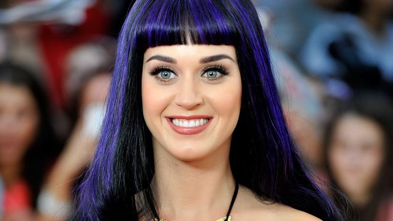 Katy Perry Tak Sabar Tampil di Super Bowl Show