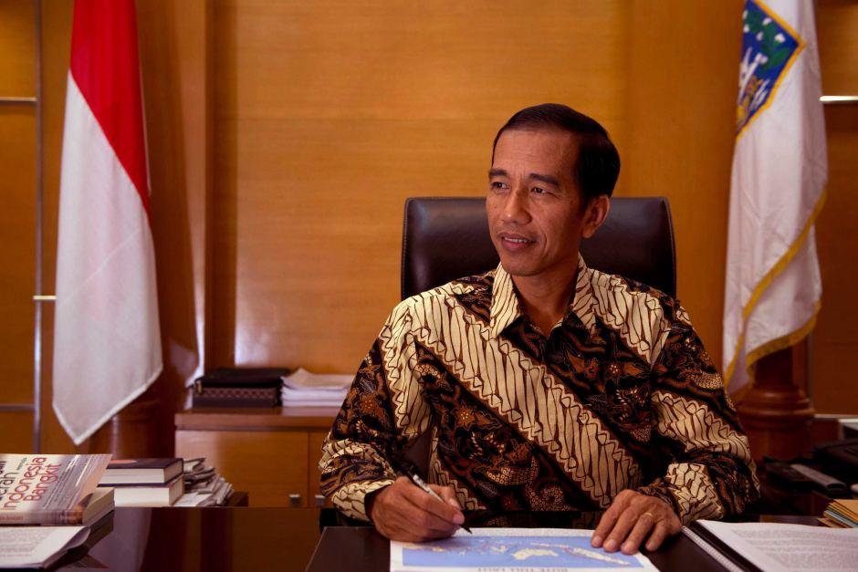 Lantik Gubernur di Istana Kepresidenan, Jokowi Tuai Kritik