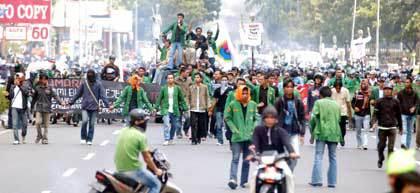 Lebih Baik Drop Out Pemerintah Ketimbang Mahasiswa