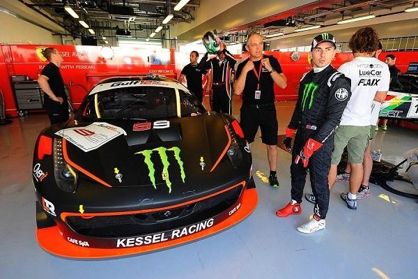 Lorenzo Juga Balap Mobil Seperti Vale