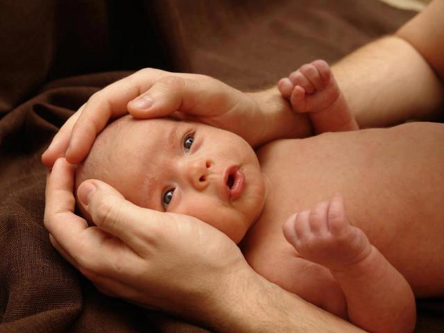 Menegangkan, Bayi Lahir Setelah Pesawat Lepas Landas