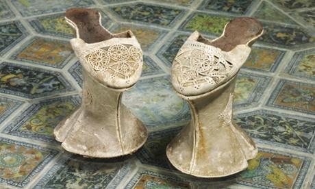 Model Sepatu Ekstrim Pada Pameran V&A