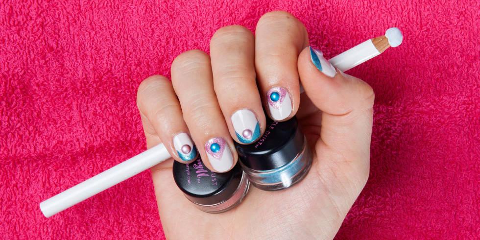 Nail Art Menggunakan Eye Shadows