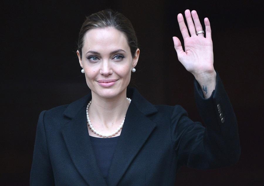 Pensiun Berakting, Angelina Jolie Alih Profesi Menjadi Sutradara