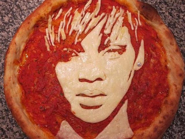 Pizza ala Wajah Selebritis