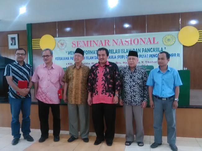 Kebijakan Pemerintah Masih Abaikan Rakyat Kecil