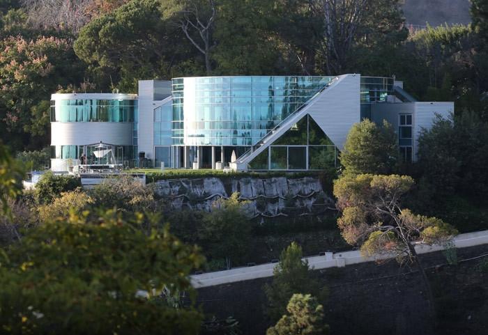 Rumah Kaca Mewah Justin Bieber 