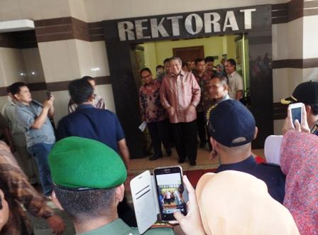 SBY Berikan Kuliah di UIN Jakarta
